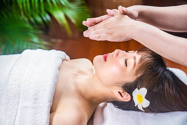 高雄按摩Tp＆b天然有機精油芳療spa